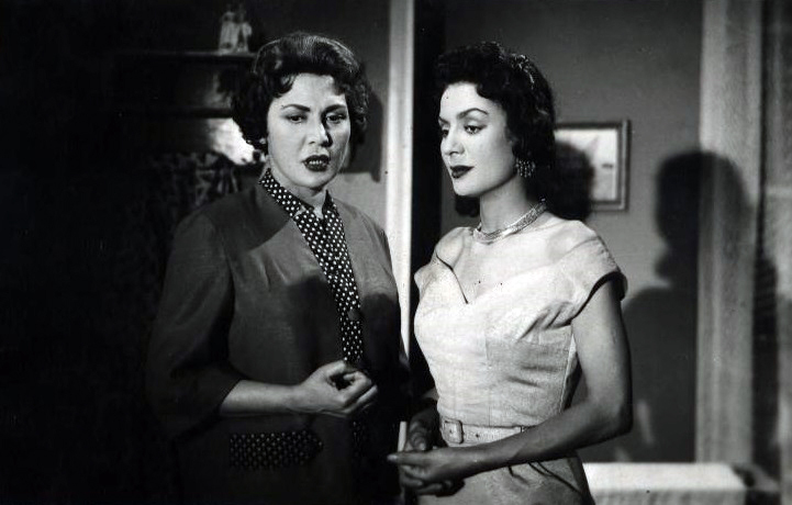 حورية حسن مع تحية كاريوكا 1958